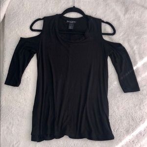 Black 3/4 sleeve shoulder cut-out top!